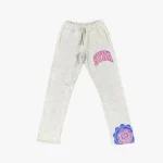 Buy the Syna Crest Pack Logo Trousers – Beigefrom the official Syna World shop. Fast delivery worldwide with easy returns.
