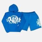 Compra el elegante conjunto Synaworld Team Syna Hood Conjunto Corto Azul de Syna Worlds. La mejor calidad disponible.