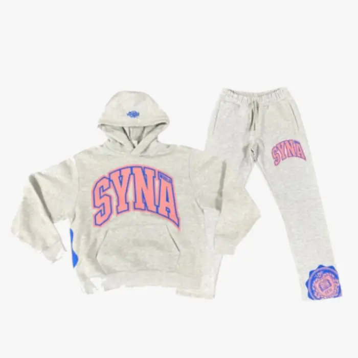 Discover the Syna Crest Pack Logo tracksuit – Beige at Syna Worlds. This unique design is made from high-quality materials.