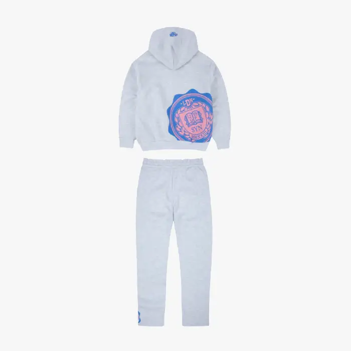 Discover the Syna Crest Pack Logo tracksuit – White/Pink at Syna Worlds. We’ve created this unique design using high-quality materials.