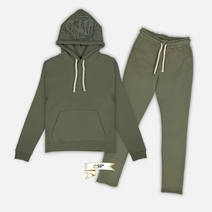 Discover the full Syna World Tracksuit with Syna Logo in Salvia at Syna Worlds. Fast delivery worldwide and easy returns.