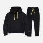 Discover the latest Syna World Yellow Logo Black Tracksuit by buying it online. Visit our Syna Worlds shop.
