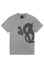 Buy the Syna world Syna Logo T-shirt – Grey/Black from the official Syna World shop. Fast delivery worldwide with easy returns.