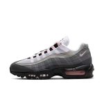 Nike Air Max 95 at a low price at Syna World. Browse our extensive collection, with all sizes available. Fast delivery.