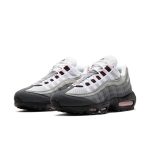 Nike Air Max 95 at a low price at Syna World. Browse our extensive collection, with all sizes available. Fast delivery.