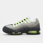 Get Nike Air Max at an affordable price – an iconic pair, with new stock available at Syna World. High quality.