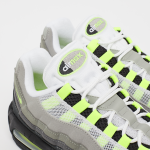 Get Nike Air Max at an affordable price – an iconic pair, with new stock available at Syna World. High quality.