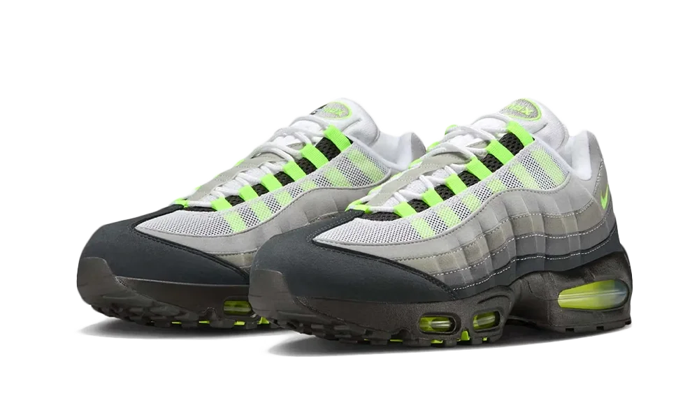 Get Nike Air Max at an affordable price – an iconic pair, with new stock available at Syna World. High quality.